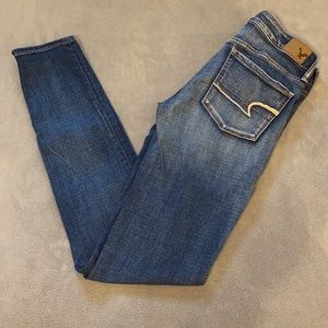 AEO size 6 X-LONG Skinny Super Stretch Jeans